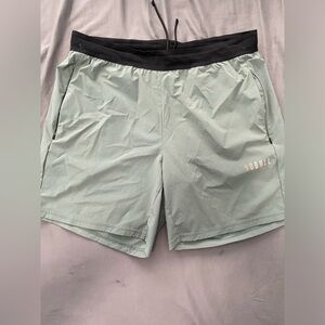 L Nobull textured Knit short 7in